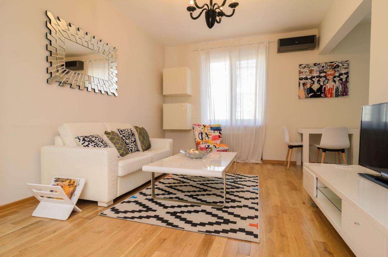 Rise & Shine Sofia Luxury Apartment By Flat Mаnager Bagian luar foto